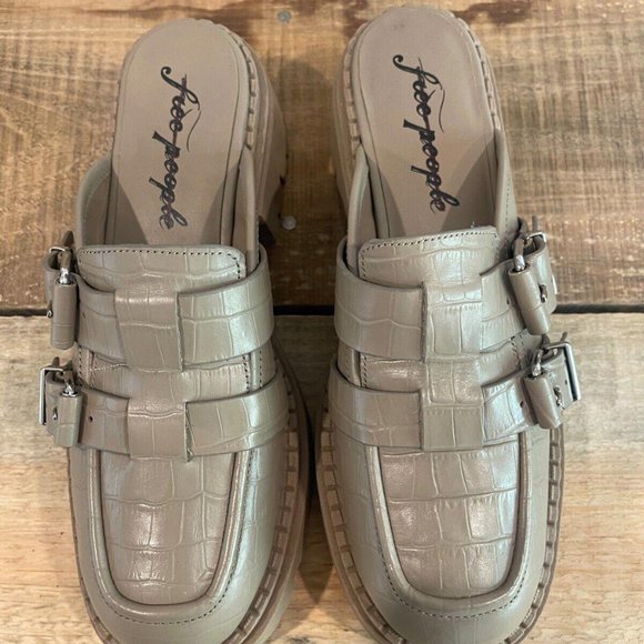 Free People Buckle Lyra Lug Croc Loafer Size EU38.5/US 8.5 - Picture 9 of 9